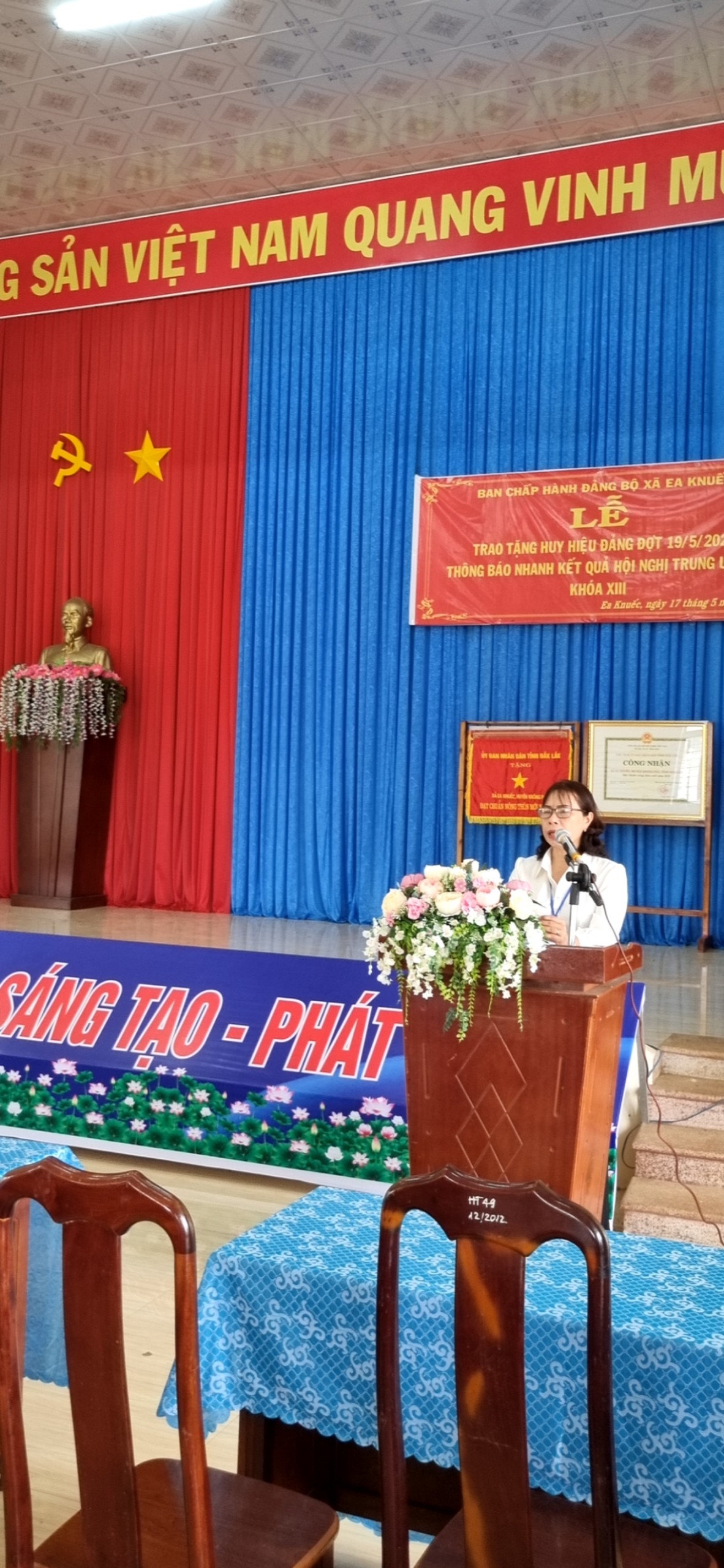 ĐẢNG BỘ XÃ ÊA KNUÊC TỔ CHỨC HỘI NGHỊ  THÔNG BÁO NHANH KẾT QUẢ HỘI NGHỊ TRUNG ƯƠNG 5 ,KHÓA XIII